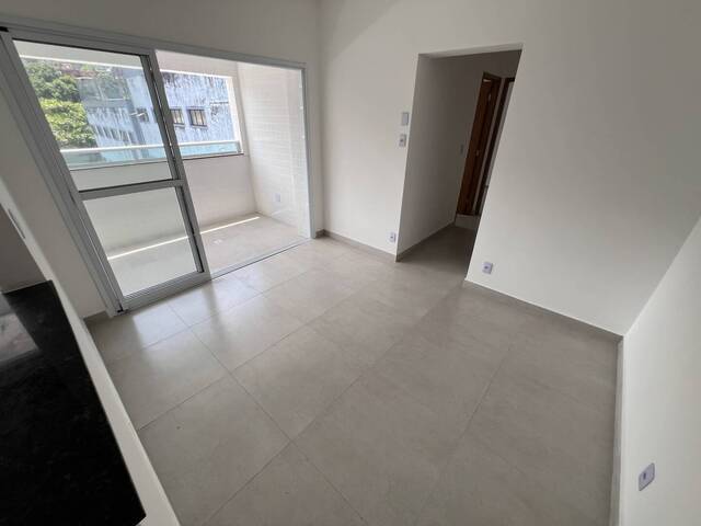 #28 - Apartamento para Venda em Santos - SP