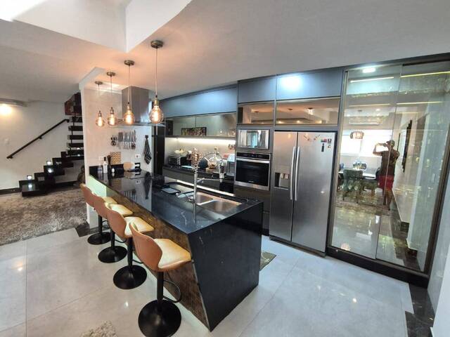 #70MASTERS - Sobrado para Venda em Santos - SP